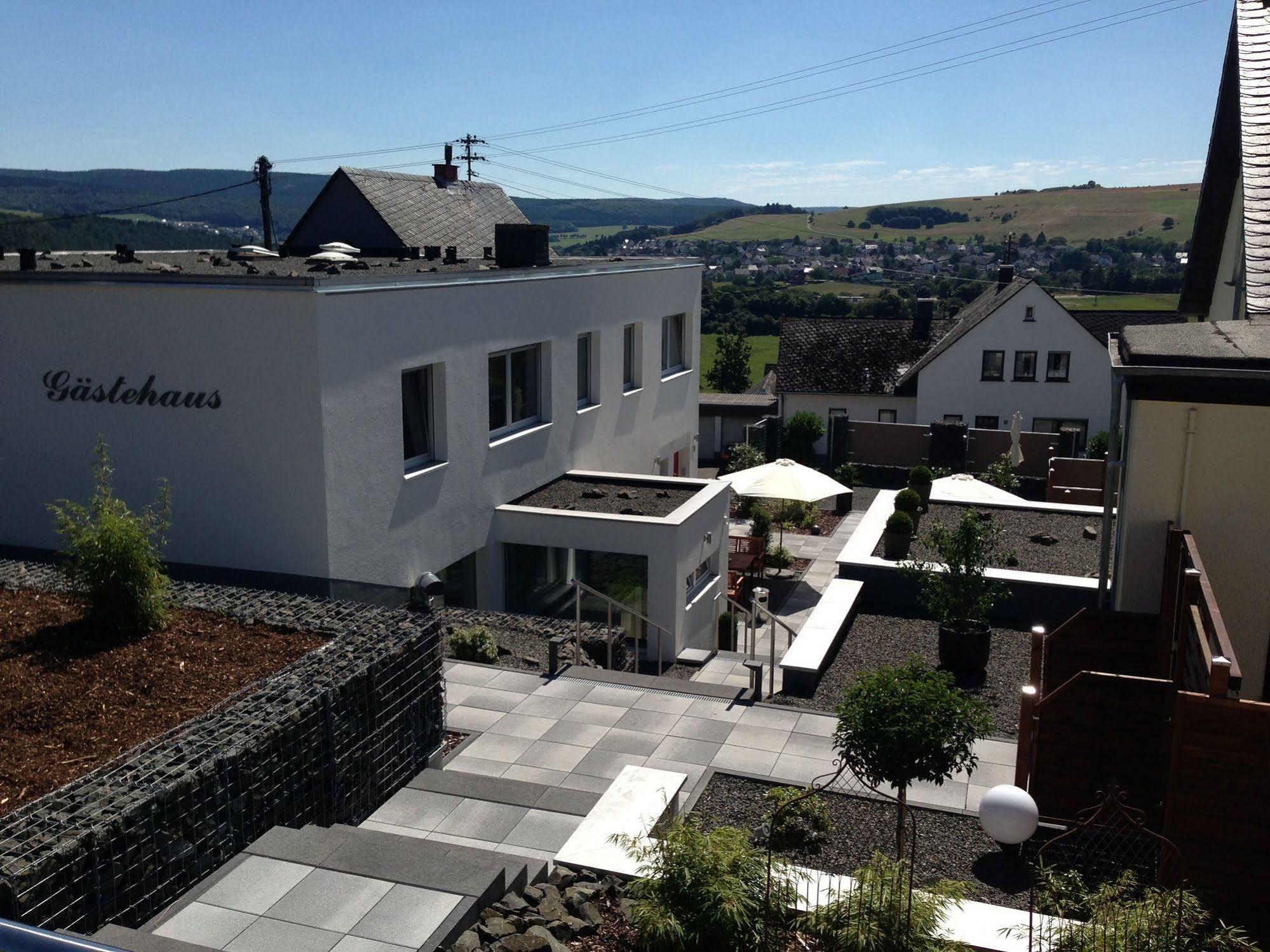 Wohnraum Hotel & Gaestehaus Gusterath Екстер'єр фото